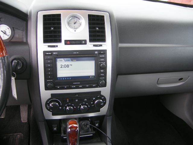 Chrysler 300C 2006 photo 9