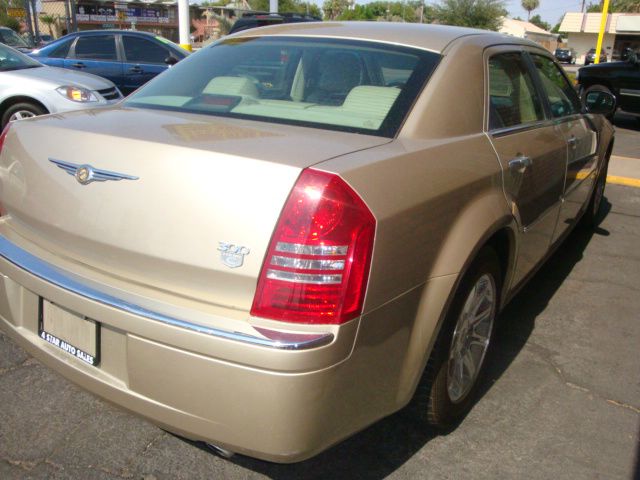 Chrysler 300C Regular Cab Sedan