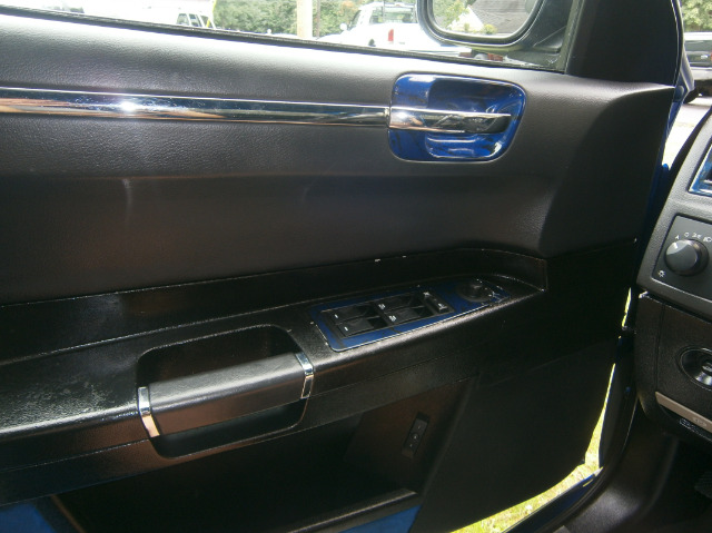 Chrysler 300C 2006 photo 2