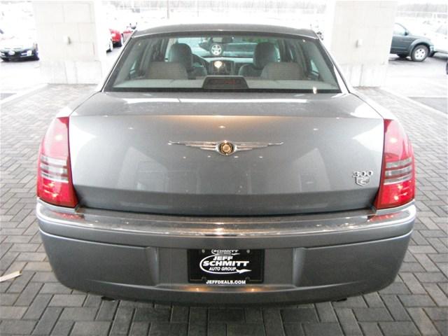 Chrysler 300C 2006 photo 3