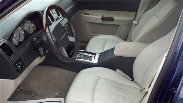 Chrysler 300C 2006 photo 2