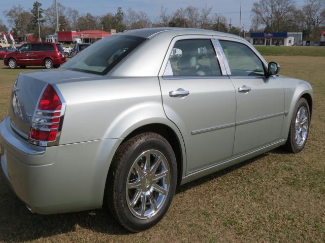 Chrysler 300C 2006 photo 2