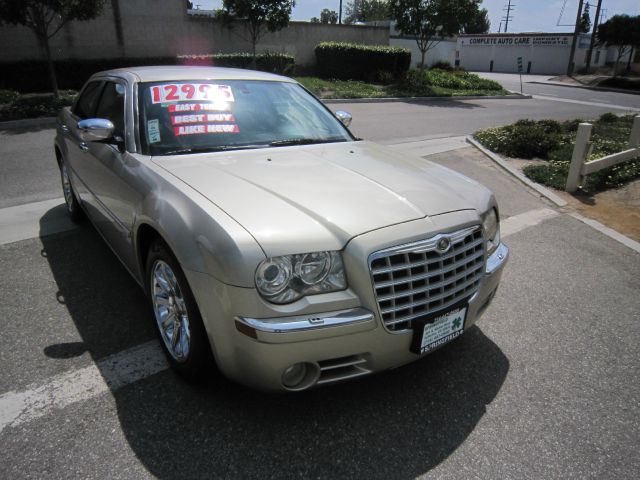 Chrysler 300C 2006 photo 2