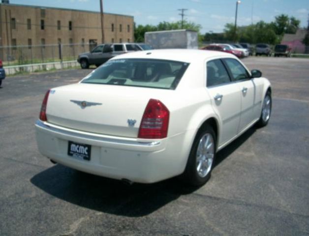 Chrysler 300C Regular Cab Sedan