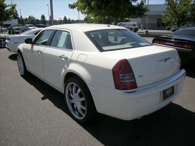 Chrysler 300C 2007 photo 2
