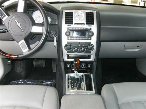 Chrysler 300C 2007 photo 2