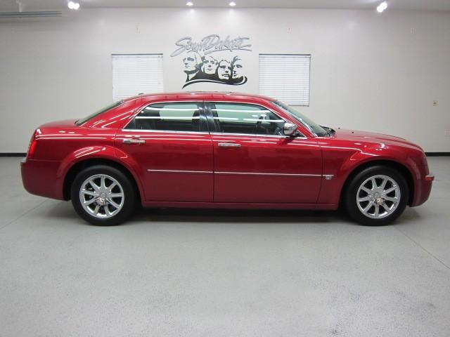 Chrysler 300C DOWN 4.9 WAC Sedan