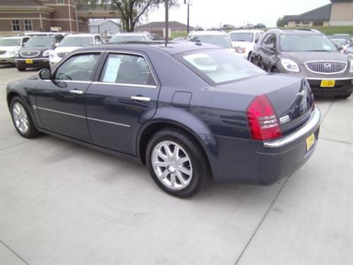 Chrysler 300C 2007 photo 2