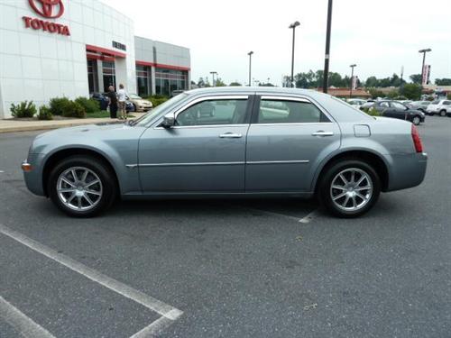 Chrysler 300C 2007 photo 2