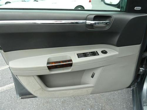 Chrysler 300C 2007 photo 3