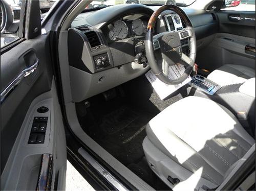 Chrysler 300C 2007 photo 2