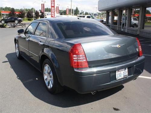 Chrysler 300C 2007 photo 2