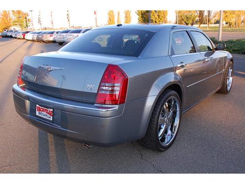 Chrysler 300C 2007 photo 2