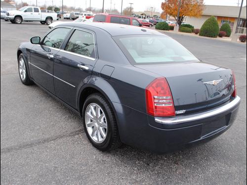 Chrysler 300C 2007 photo 2