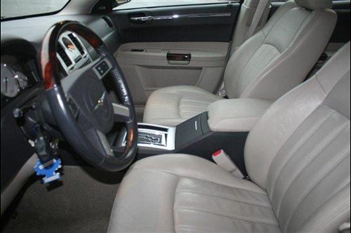Chrysler 300C 2007 photo 2