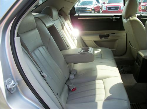 Chrysler 300C 2007 photo 2