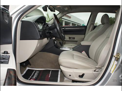 Chrysler 300C 2007 photo 2