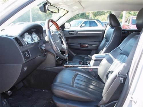 Chrysler 300C 2008 photo 2