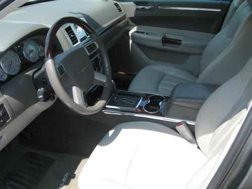 Chrysler 300C 2008 photo 2