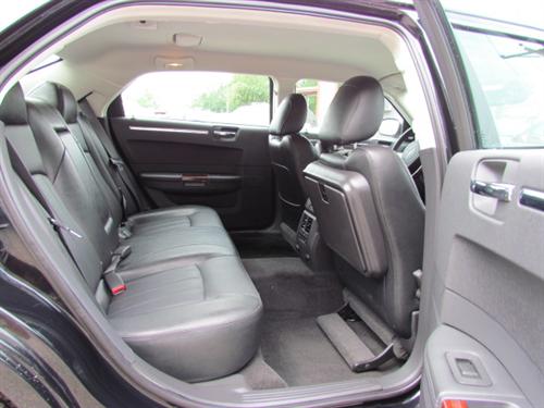 Chrysler 300C 2008 photo 2