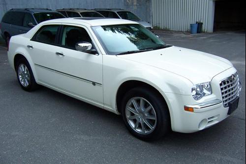 Chrysler 300C 2008 photo 2