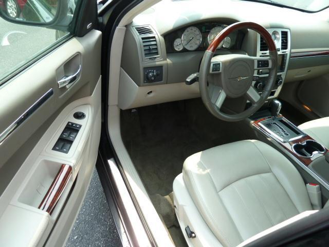 Chrysler 300C 2008 photo 2