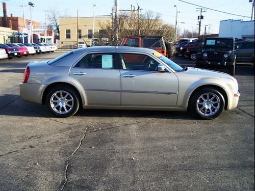 Chrysler 300C 2008 photo 2
