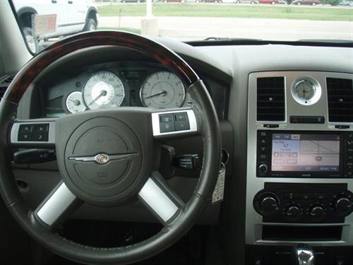 Chrysler 300C 2008 photo 2