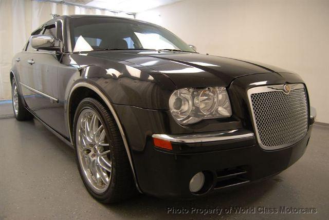 Chrysler 300C 2008 photo 2