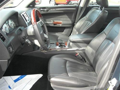 Chrysler 300C 2008 photo 2