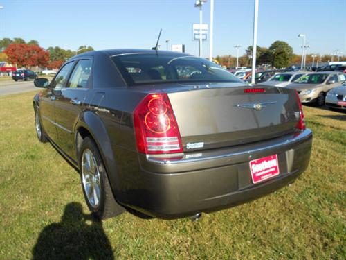 Chrysler 300C 2008 photo 2