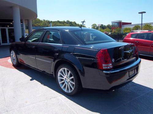 Chrysler 300C 2008 photo 2