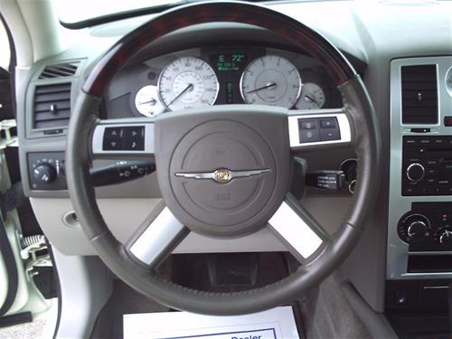 Chrysler 300C 2008 photo 1
