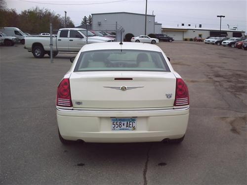 Chrysler 300C 2008 photo 2