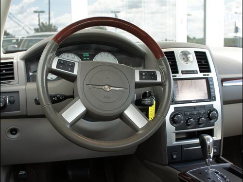 Chrysler 300C 2008 photo 2