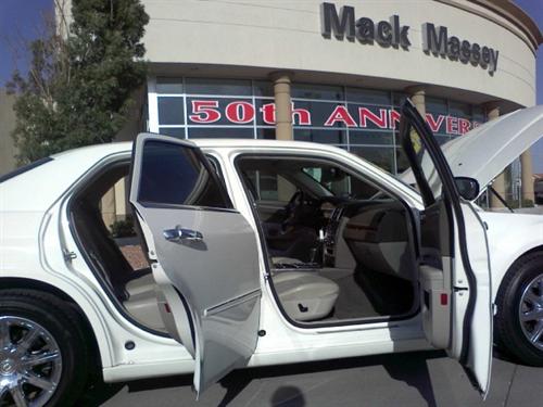 Chrysler 300C 2008 photo 2