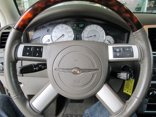 Chrysler 300C 2008 photo 2