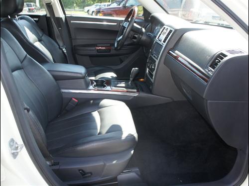 Chrysler 300C 2008 photo 4