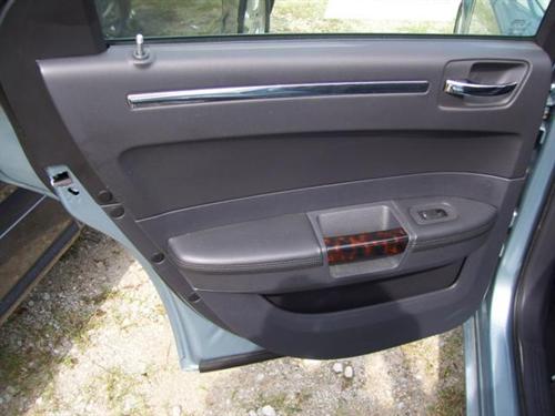 Chrysler 300C 2008 photo 2