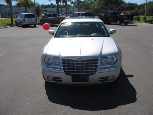Chrysler 300C 2008 photo 2