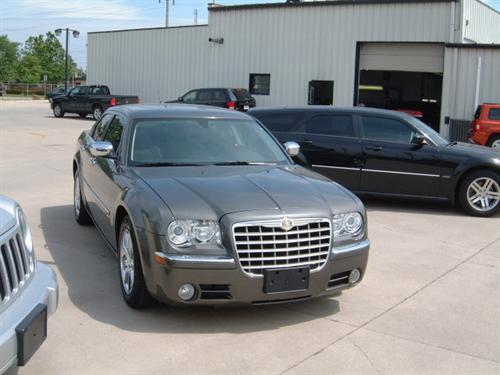 Chrysler 300C 2008 photo 2