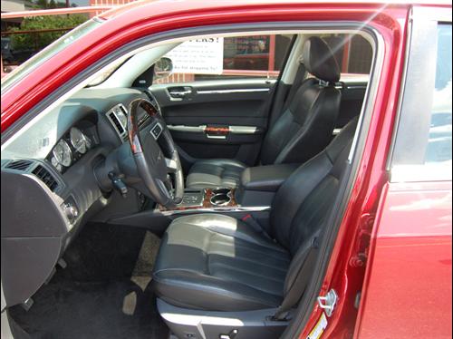 Chrysler 300C 2008 photo 2