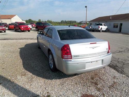 Chrysler 300C 2008 photo 2