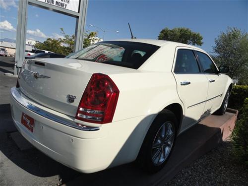 Chrysler 300C 2008 photo 2