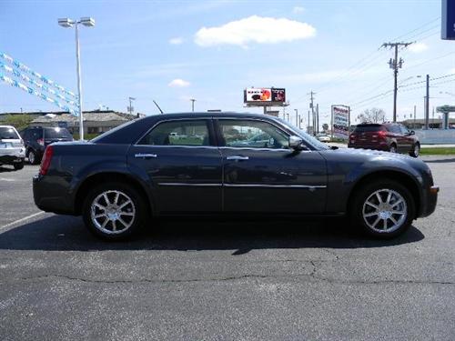 Chrysler 300C 2008 photo 2