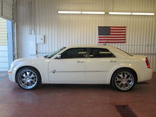 Chrysler 300C 2008 photo 2