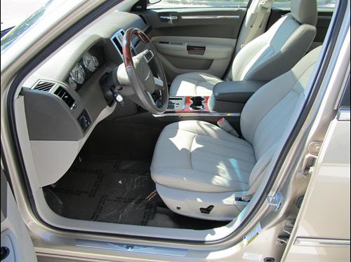 Chrysler 300C 2008 photo 1