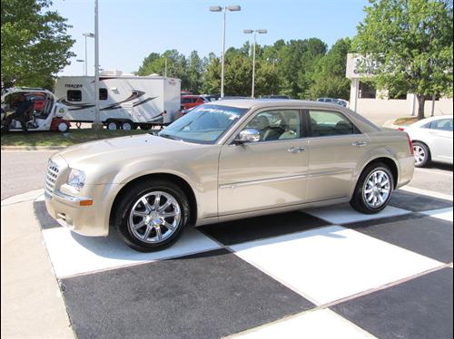 Chrysler 300C 2008 photo 2