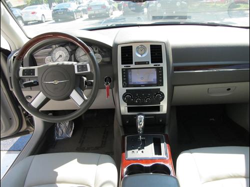 Chrysler 300C 2008 photo 3