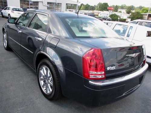 Chrysler 300C 2008 photo 2